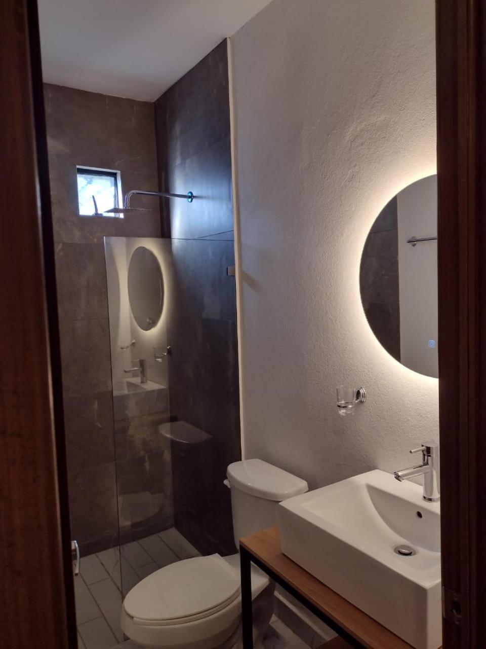 Vidrio Suites Col Americana Guadalajara Exterior foto